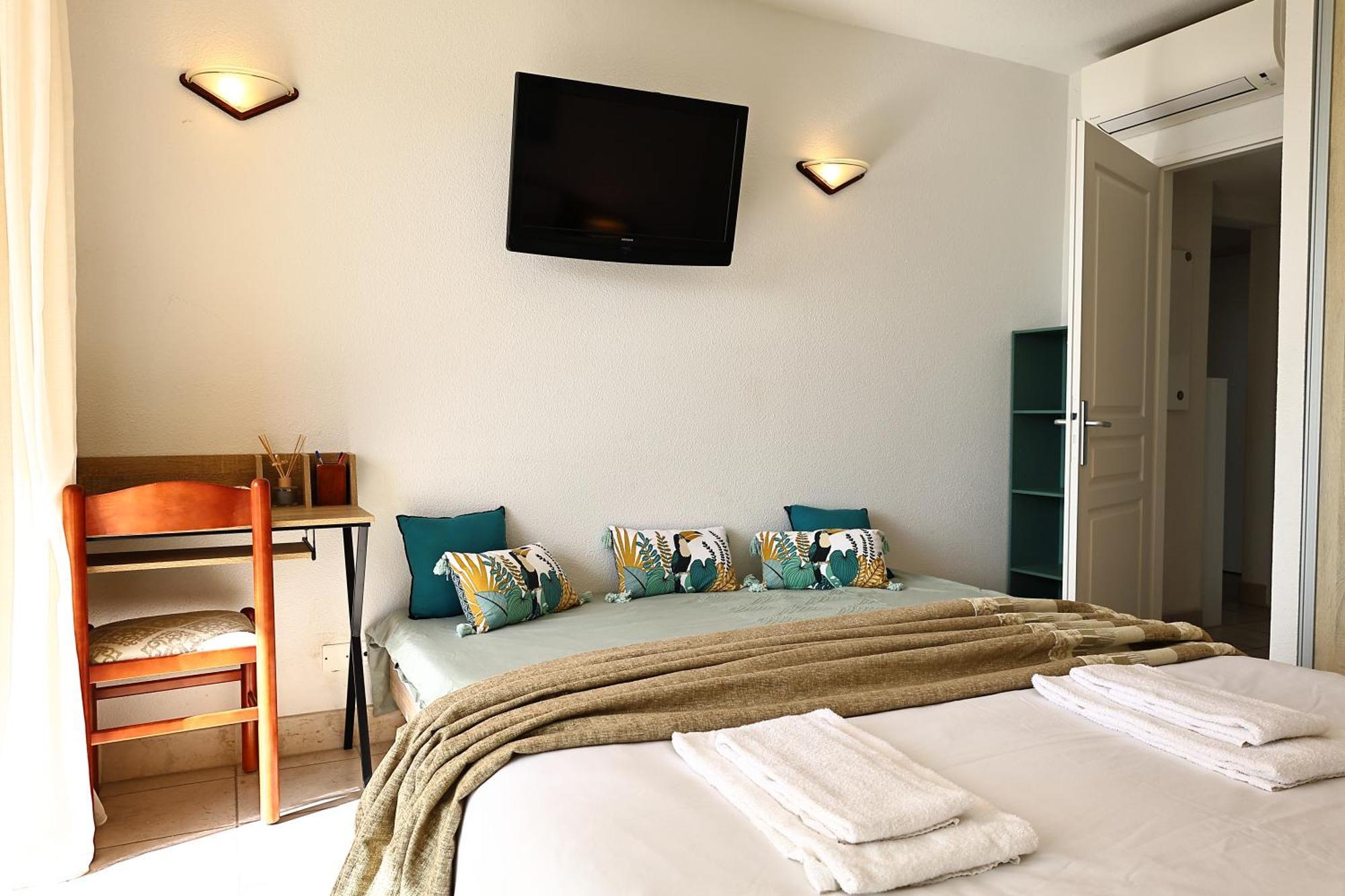 T2 Dolce - Vue Mer, Piscine & Apartment *
