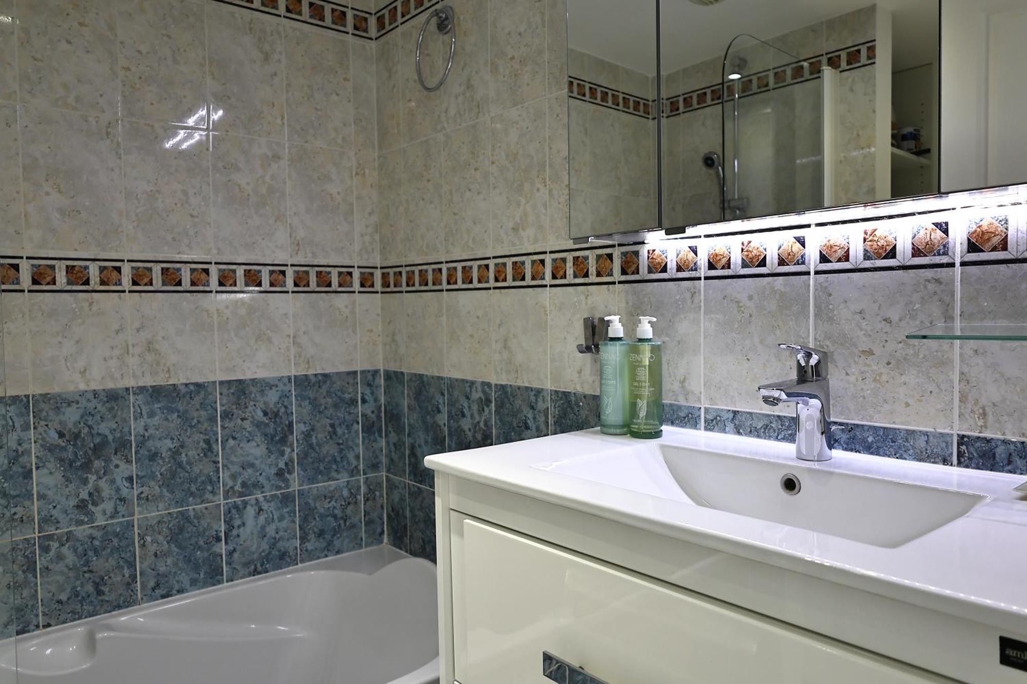 T2 Dolce - Vue Mer, Piscine & Apartment *